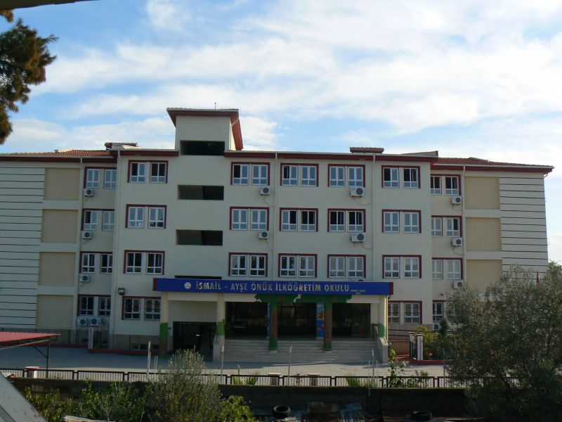 İsmail-Ayşe Önük Ortaokulu 
