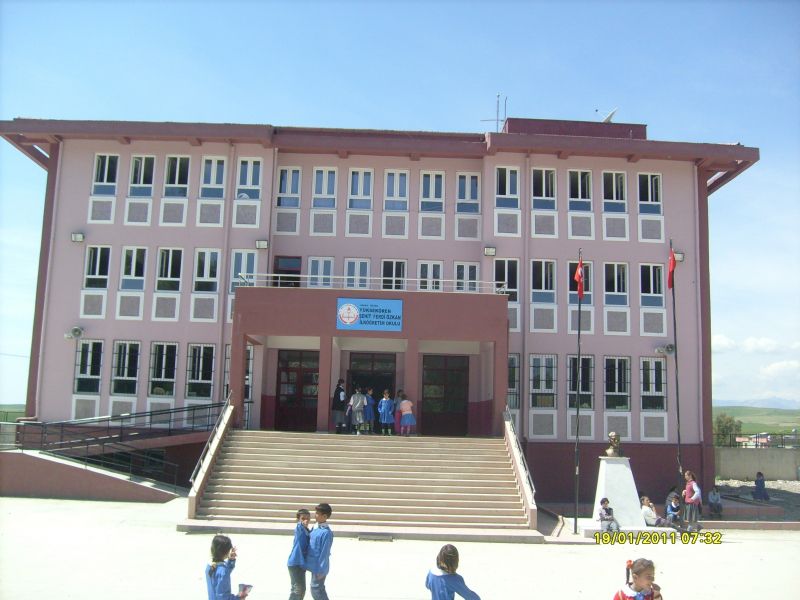 Yüksekören Şehit Ferdi Özkan Ortaokulu 