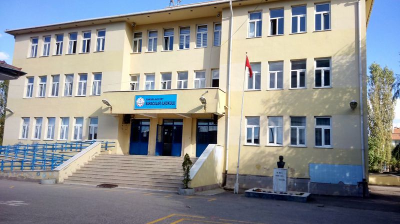 Saracalar İlkokulu 