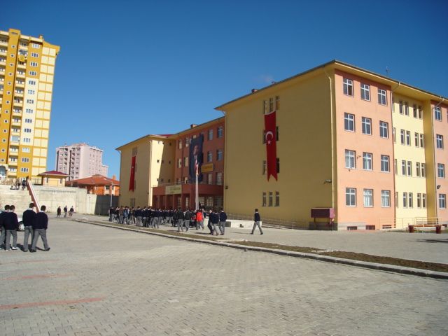 Sabahattin Zaim Sosyal Bilimler Lisesi 