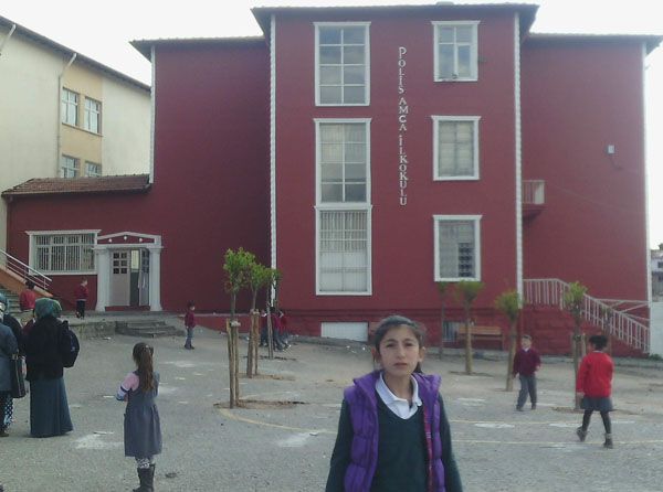 Polis Amca İlkokulu 