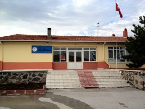 Çanıllı Ortaokulu 