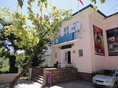 Ulubatlı Hasan İlkokulu 