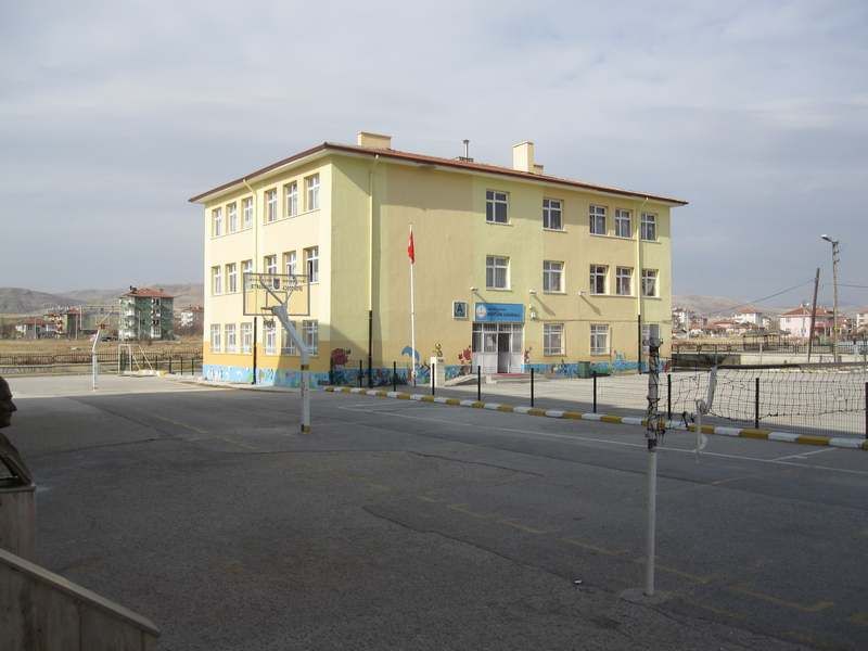 Atatürk İlkokulu 