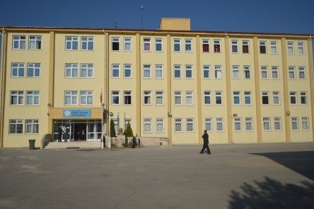 Bekir Yılmaz Ortaokulu 