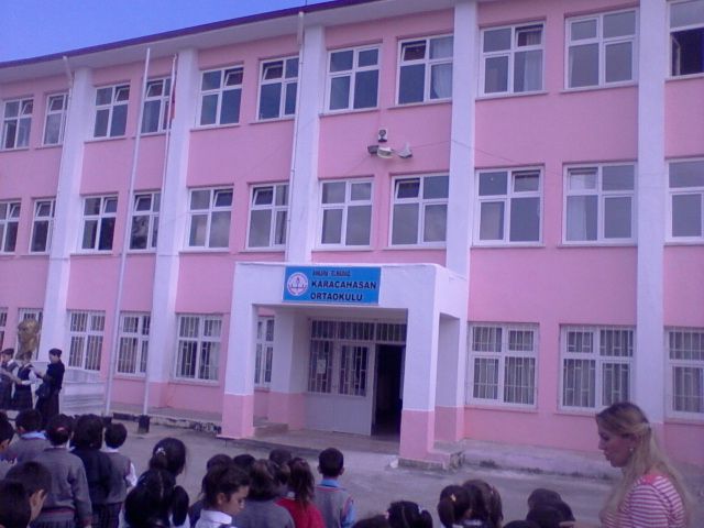 Karacahasan Ortaokulu 