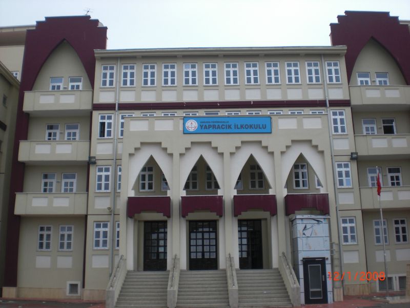 Fatin Rüştü Zorlu İlkokulu 