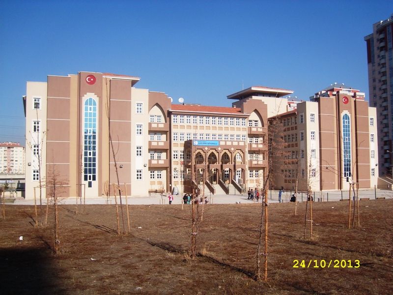 Şair Zihni Ortaokulu 