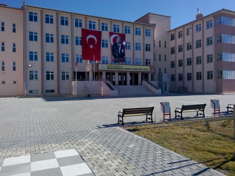 Adnan Menderes Anadolu İmam Hatip Lisesi 