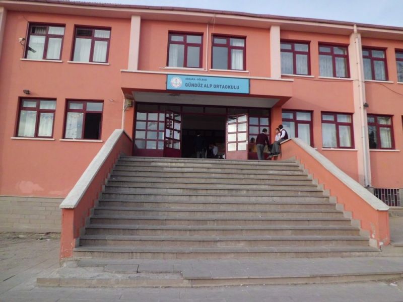Gündüz Alp Ortaokulu 