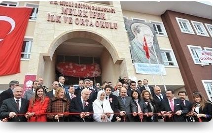 Melek İpek Ortaokulu 