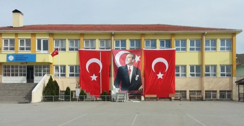 Karagedık Ercan Ortaokulu 