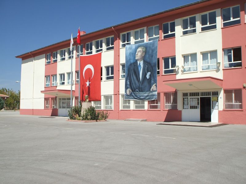 Tahsin Şahinkaya İlkokulu 