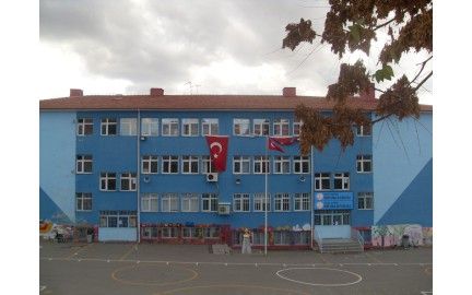İbn-İ Sina Ortaokulu 