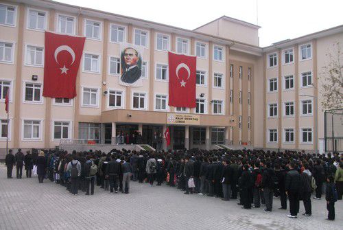 Rauf Denktaş Anadolu Lisesi 
