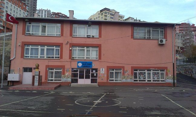 Talip Yener İlkokulu 