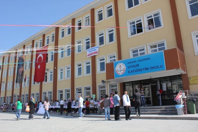 Uygur Ortaokulu 