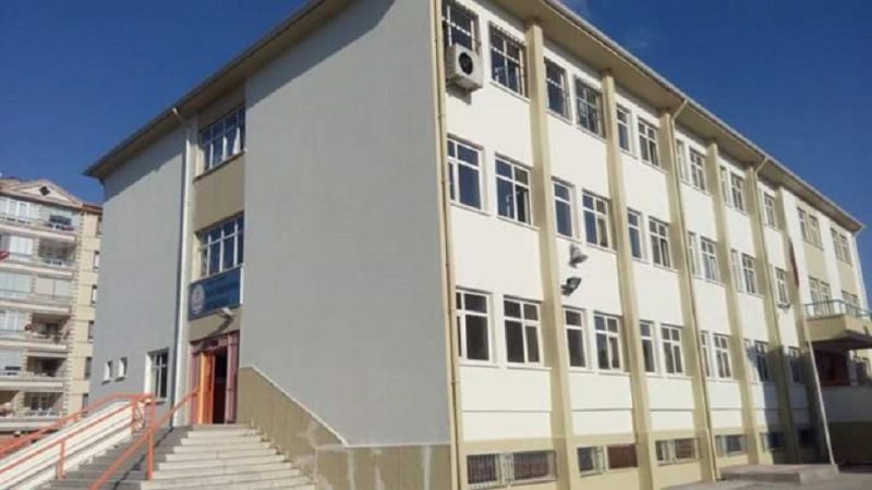 Nuh Eskiyapan Ortaokulu 