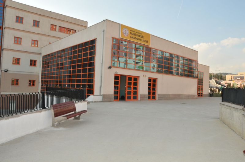 Nuri Pakdil Anadolu Lisesi 