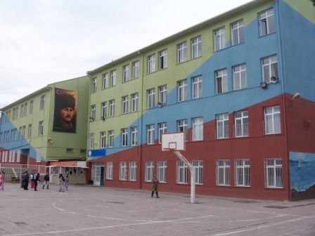 Şehit Hakan Kabil Ortaokulu 