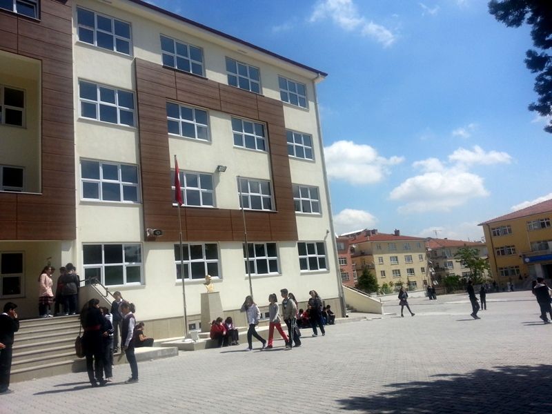 Danişment Çiçekli Ortaokulu 