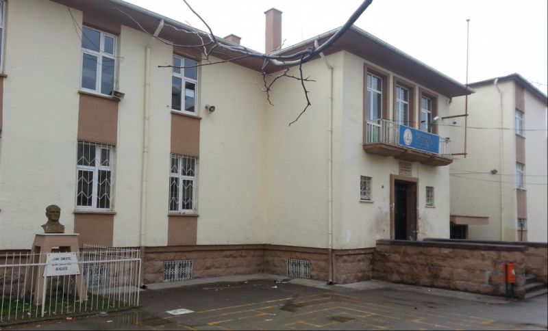 Gülveren İlkokulu 