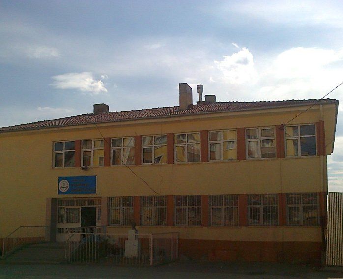 Nedim İnal Ortaokulu 