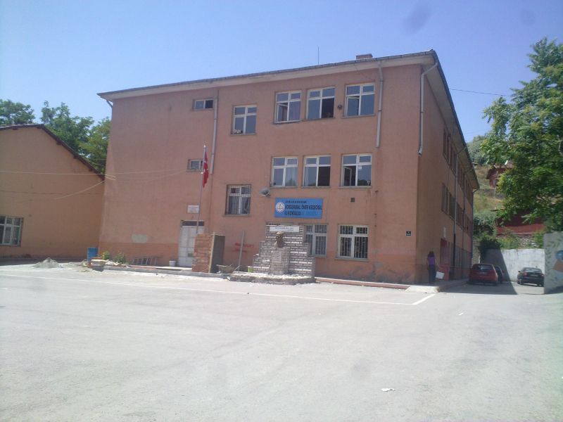 Korgeneral Ömer Keçecigil İlkokulu 