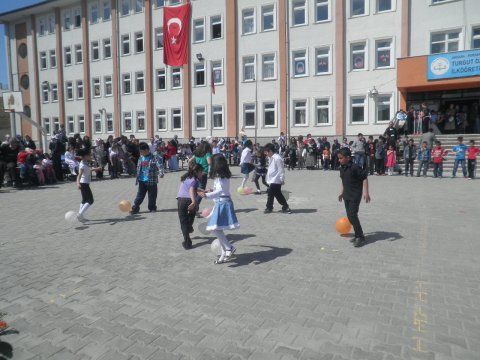 Turgut Özal Ortaokulu 