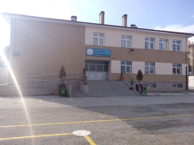 Altınova Ortaokulu 