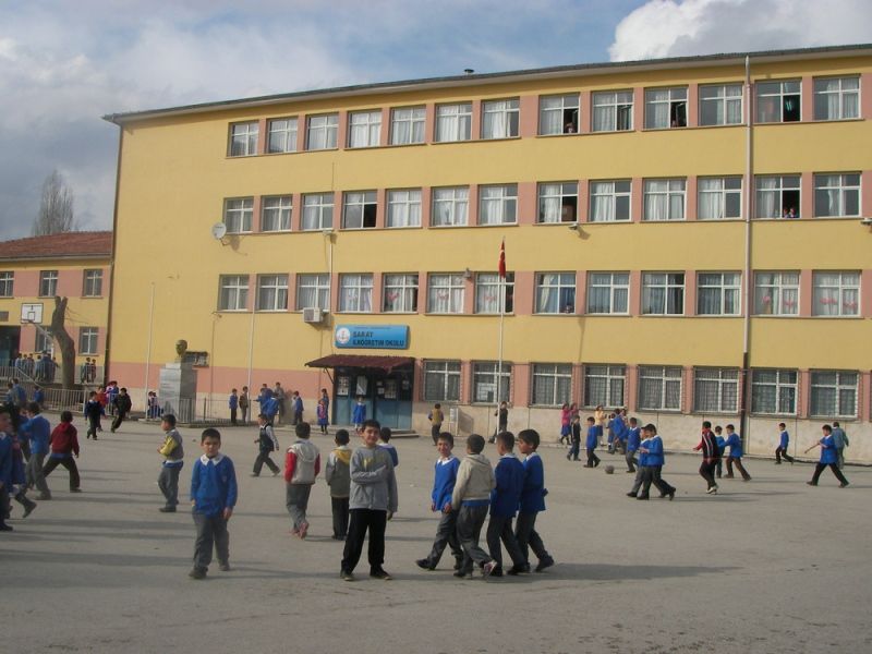 Saray İlkokulu 