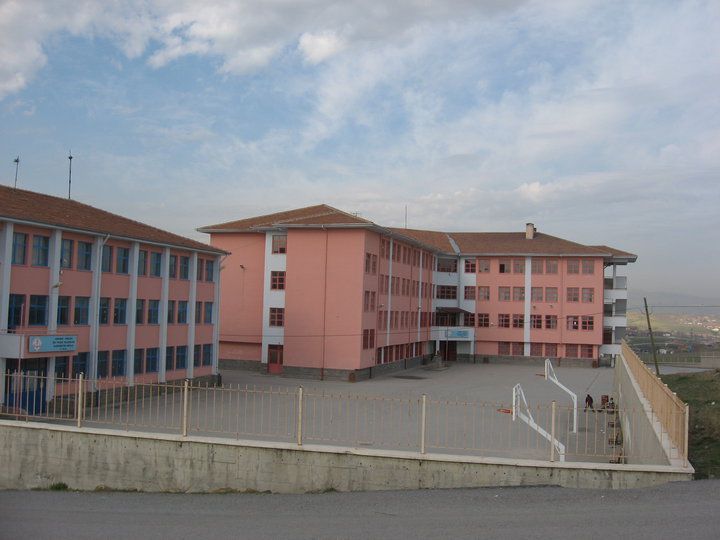 Dr Yıldız Yalçınlar Ortaokulu 