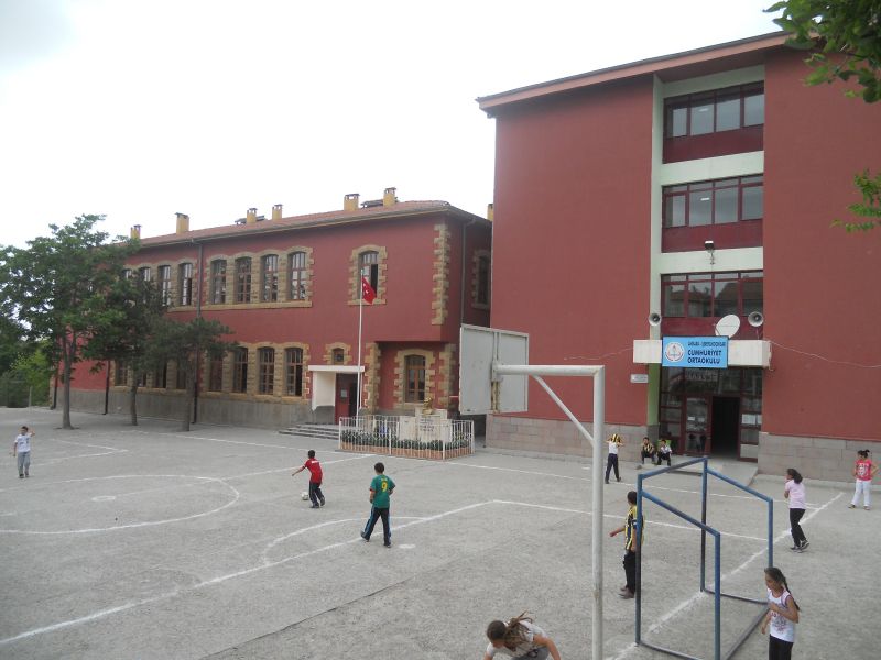 Cumhuriyet Ortaokulu 