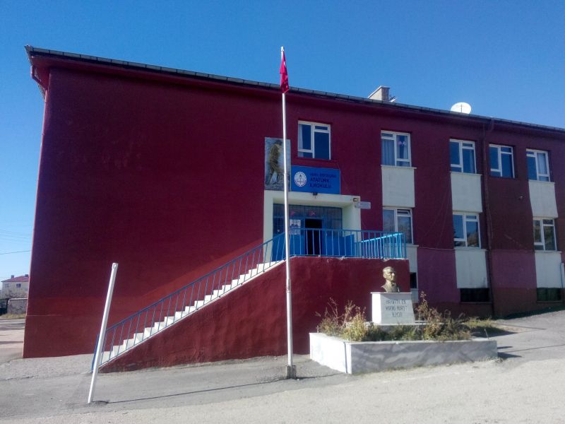 Atatürk İlkokulu 