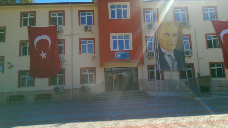 Karaöz İlkokulu 