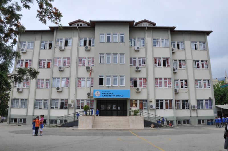 Hacıkura İlkokulu 