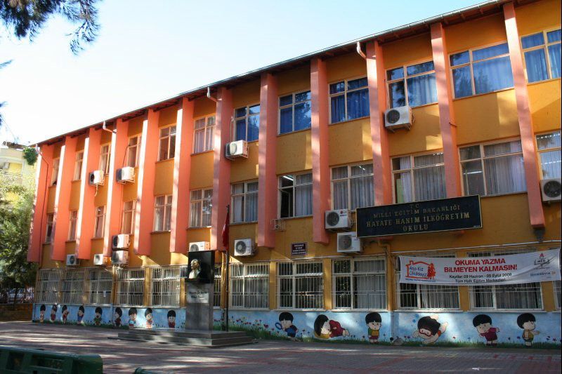 Hayate Hanım Ortaokulu 