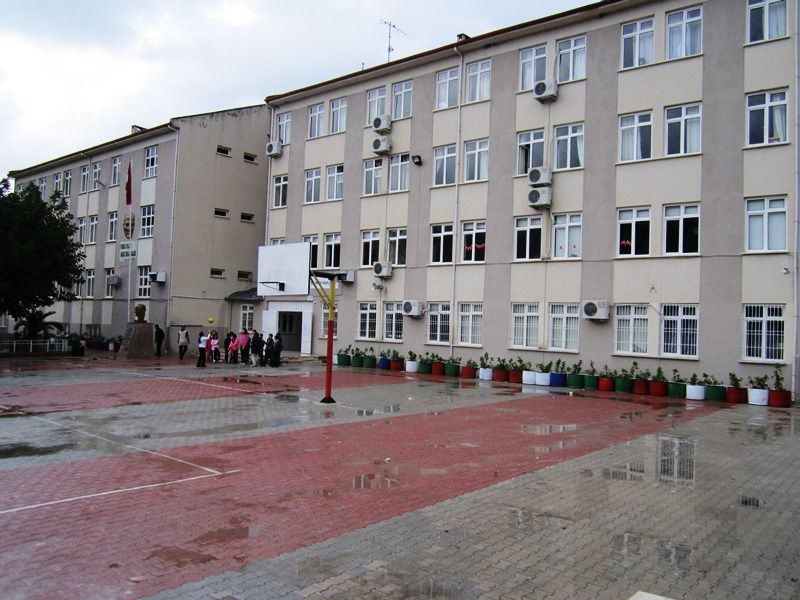 Yunus Emre İlkokulu 