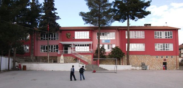 Atatürk İlkokulu 