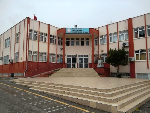 Şahinevler Ortaokulu 