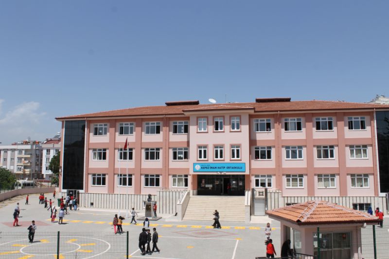 Fatma Nur Çelik İmam Hatip Ortaokulu 