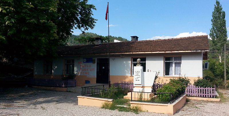 Karacaören Karabük İlkokulu 