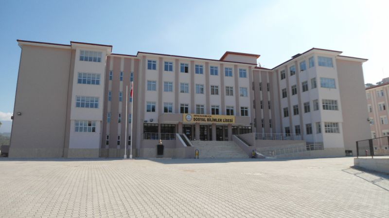 Kumluca Sosyal Bilimler Lisesi 