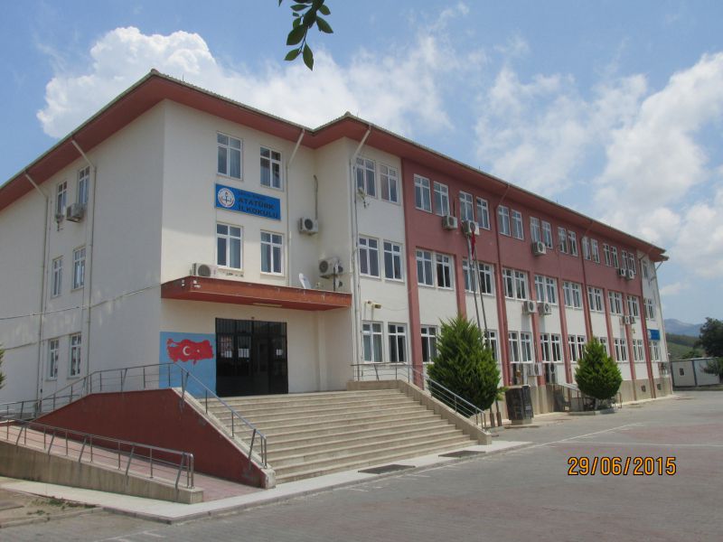 Atatürk İlkokulu 