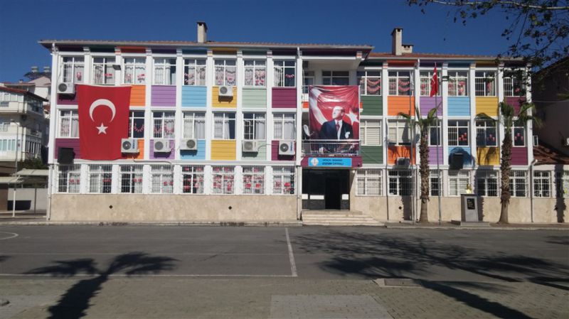 Atatürk İlkokulu 