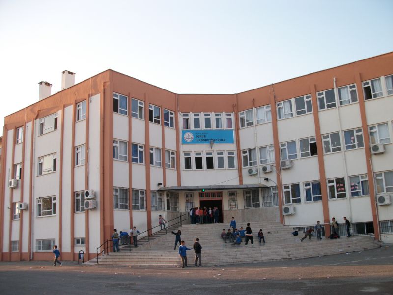 Toros İlkokulu 