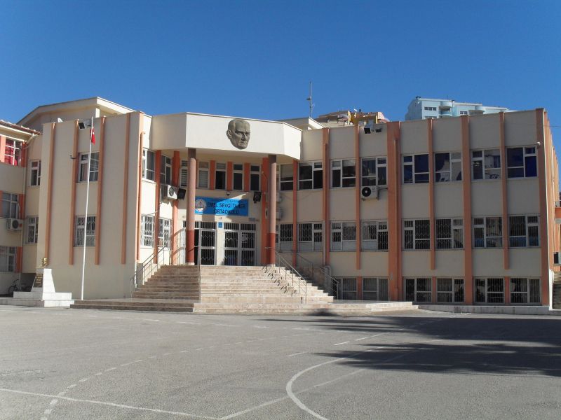 Emel Sevgi Taner Ortaokulu 