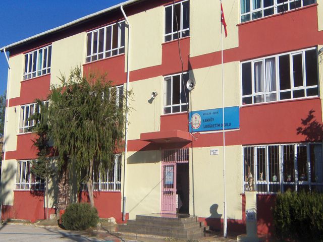 Yanköy İlkokulu 