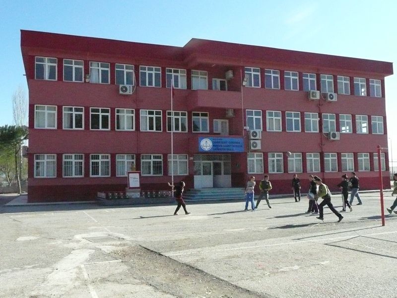 Çandır Şehit Öğretmen Mustafa Saadettin Küçük İlkokulu 