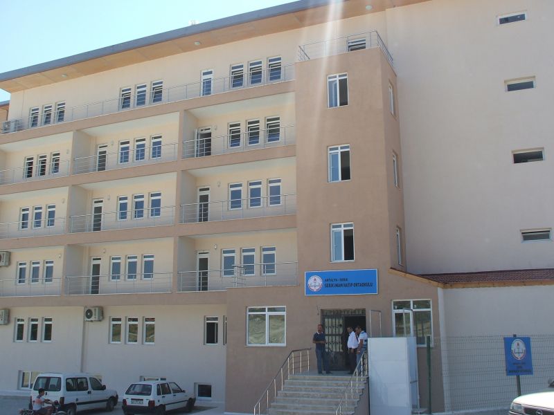 Serik İmam Hatip Ortaokulu 